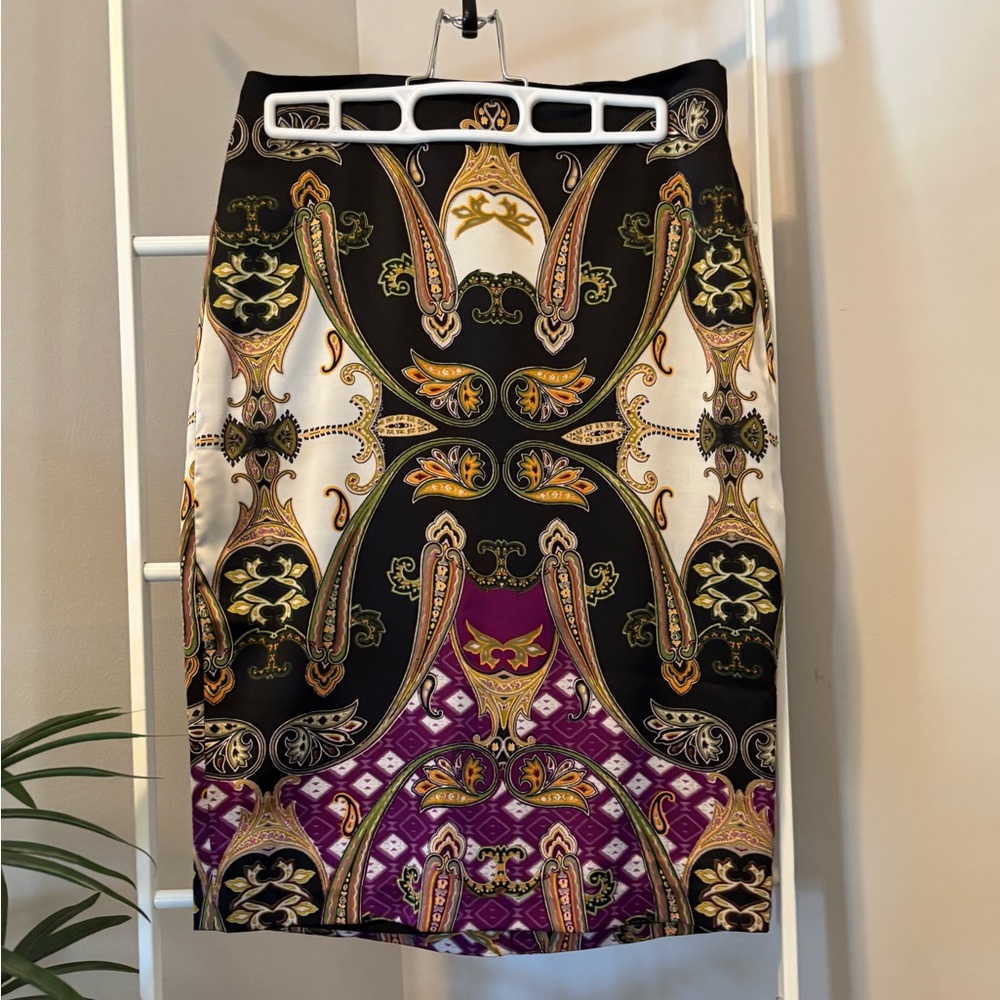 Vince Camuto Elegant Black and Purple Patterned Skirt